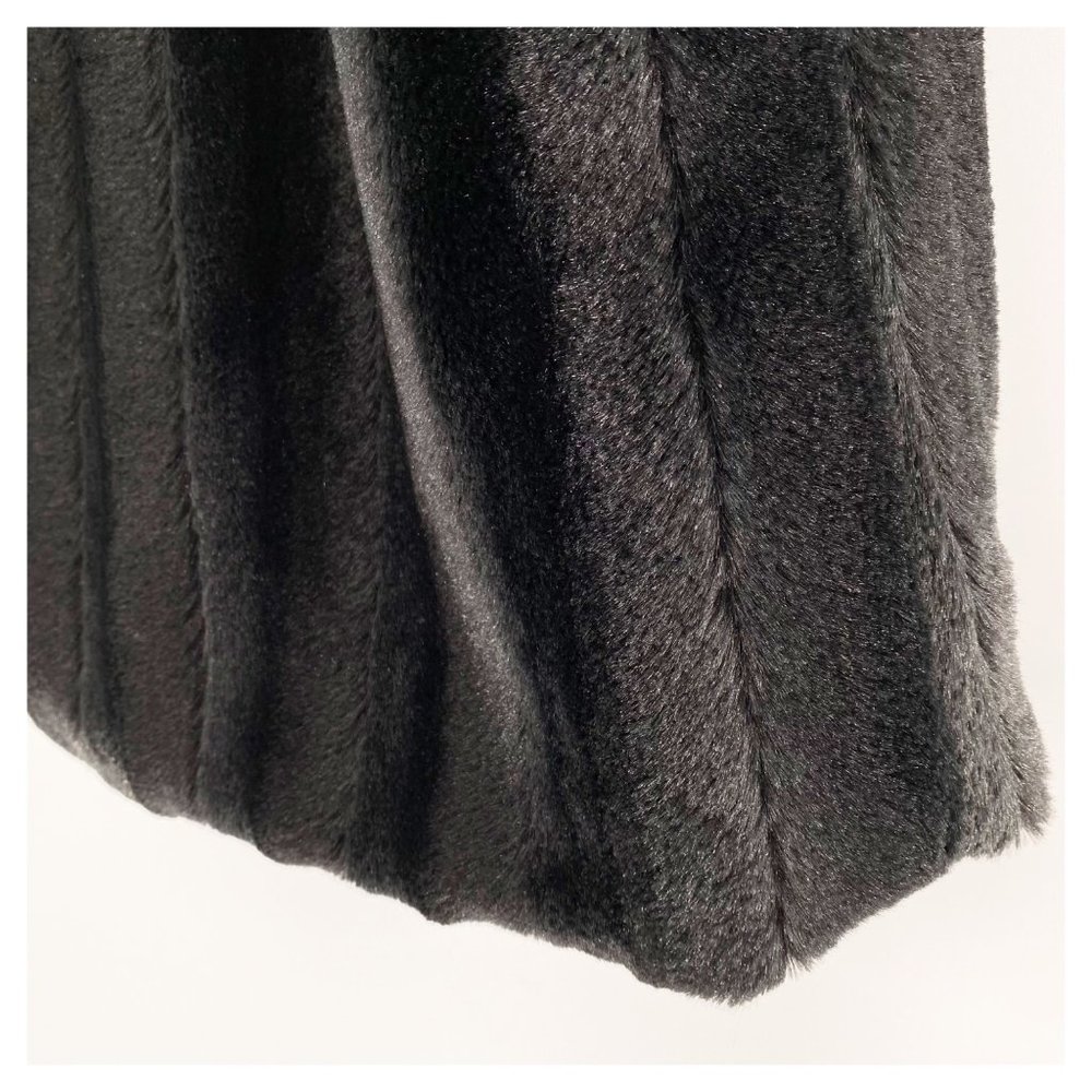 Pinc Premium Girls Black Faux Fur Vest Size S/7 - Picture 5 of 5
